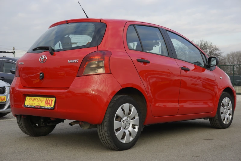 Toyota Yaris 1.0i/Facelift, снимка 7 - Автомобили и джипове - 52876351