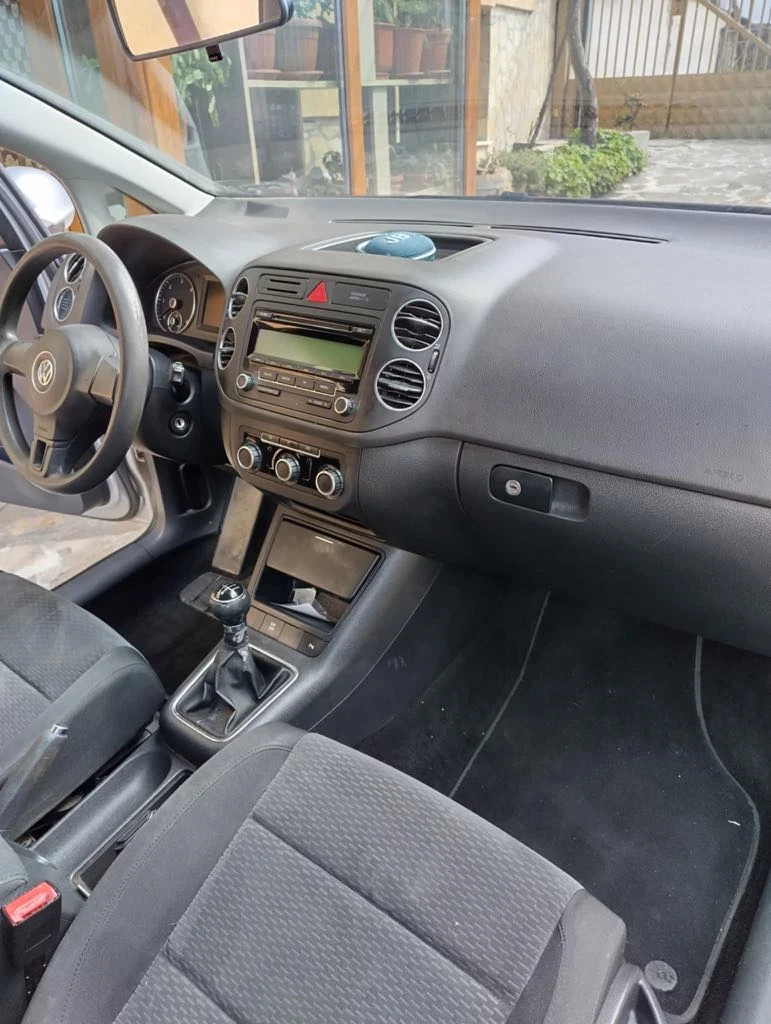 VW Golf Plus 1.6tdi, снимка 10 - Автомобили и джипове - 49521645