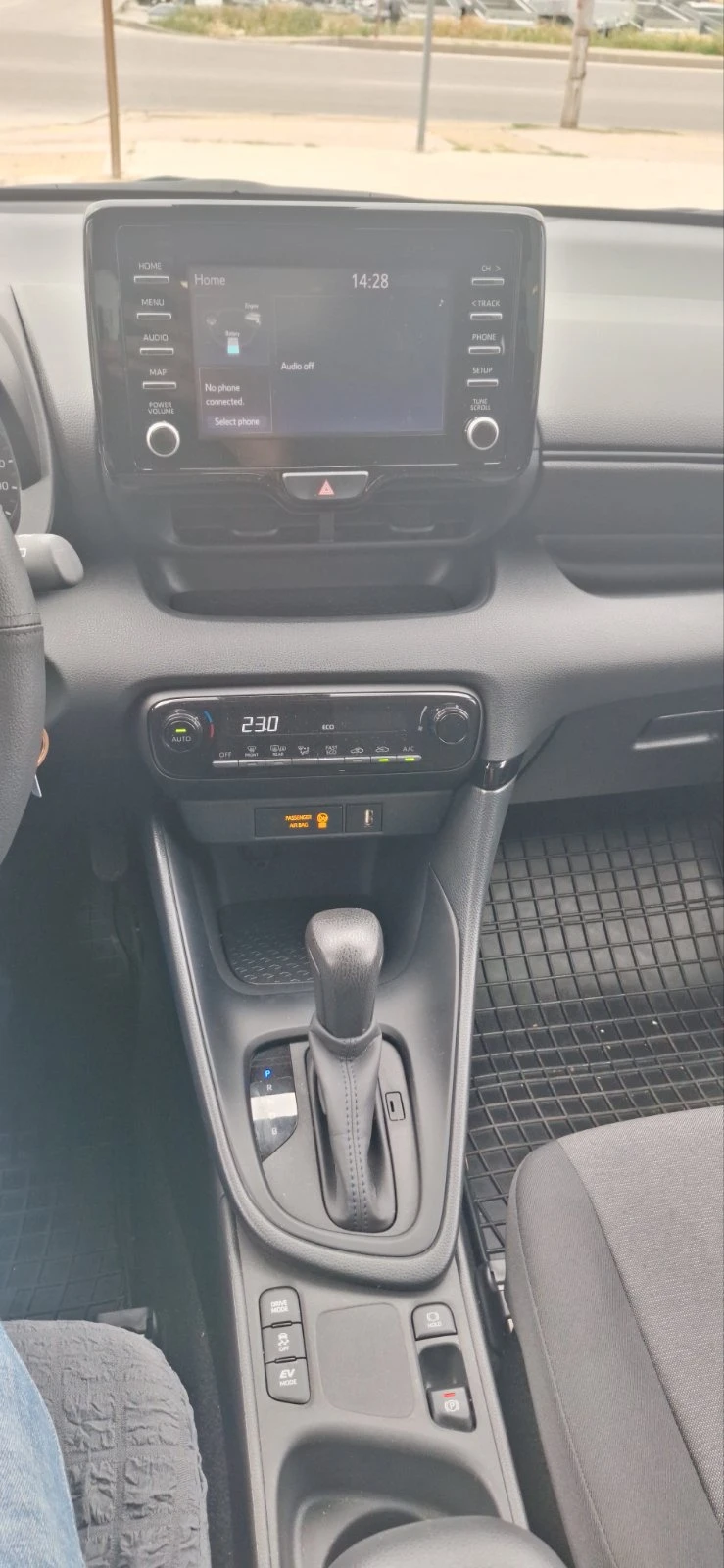 Toyota Yaris HEV, снимка 11 - Автомобили и джипове - 54944191