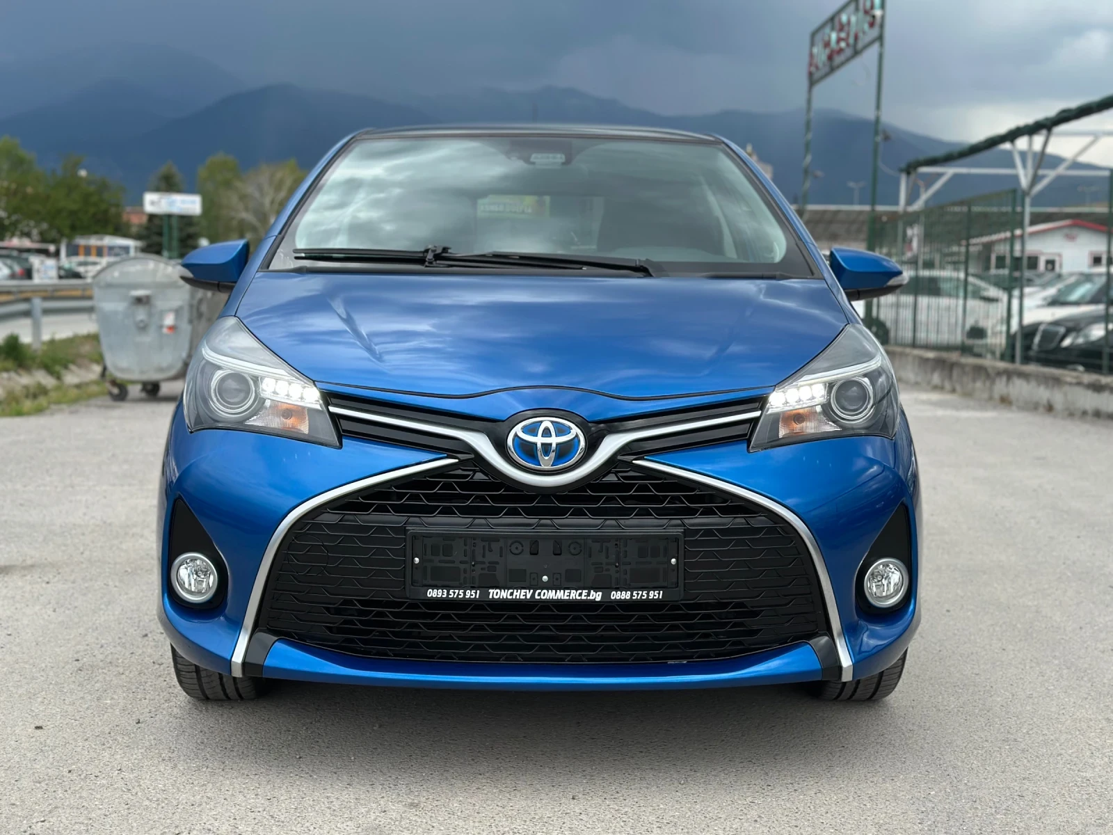 Toyota Yaris 1.5i-PANORAMA-145.000km-DISTRONIK-KAMERA-KEYLES - изображение 2