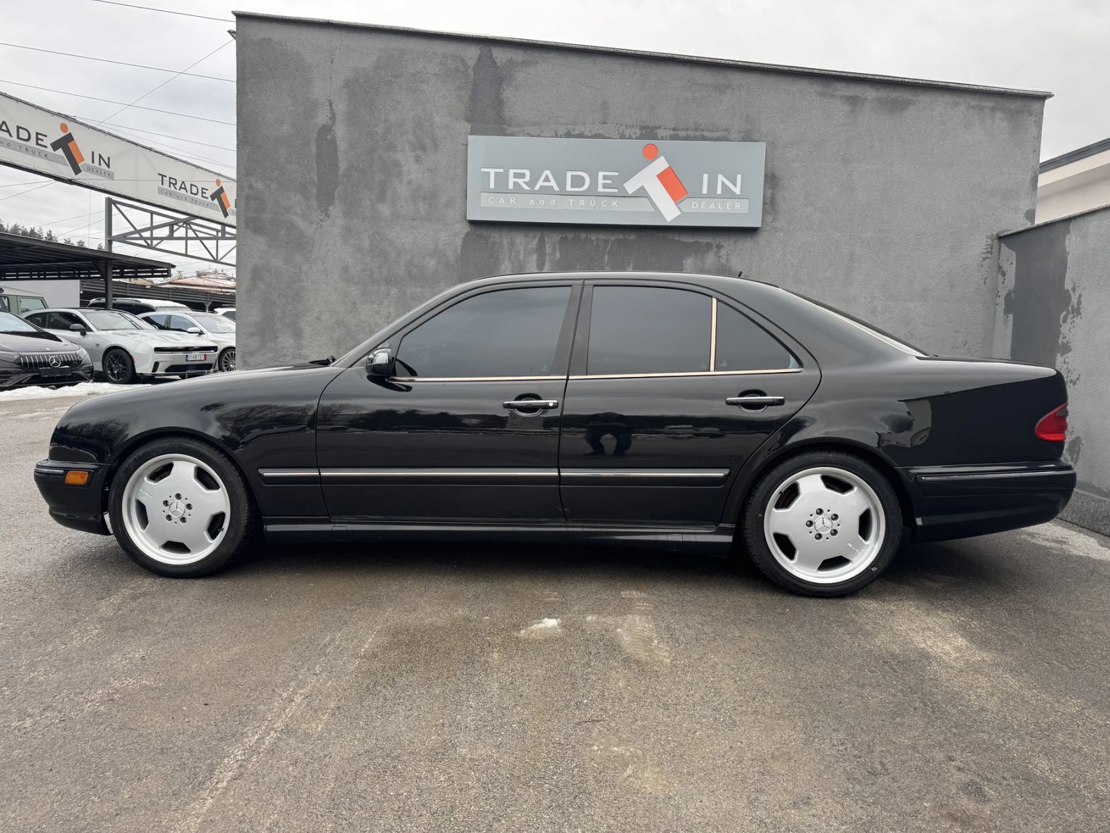Mercedes-Benz E 55 AMG  - изображение 7