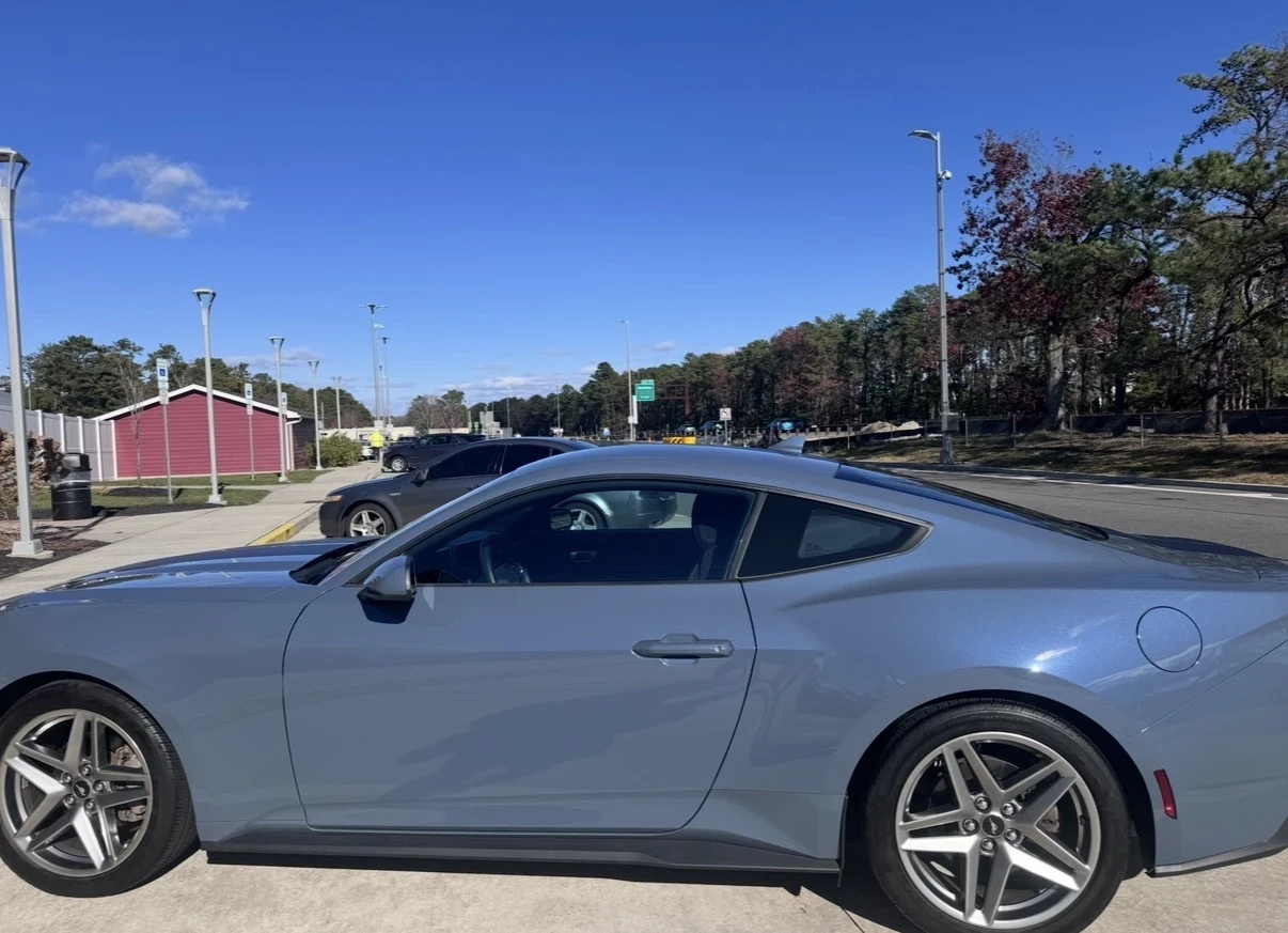 Ford Mustang  - изображение 4