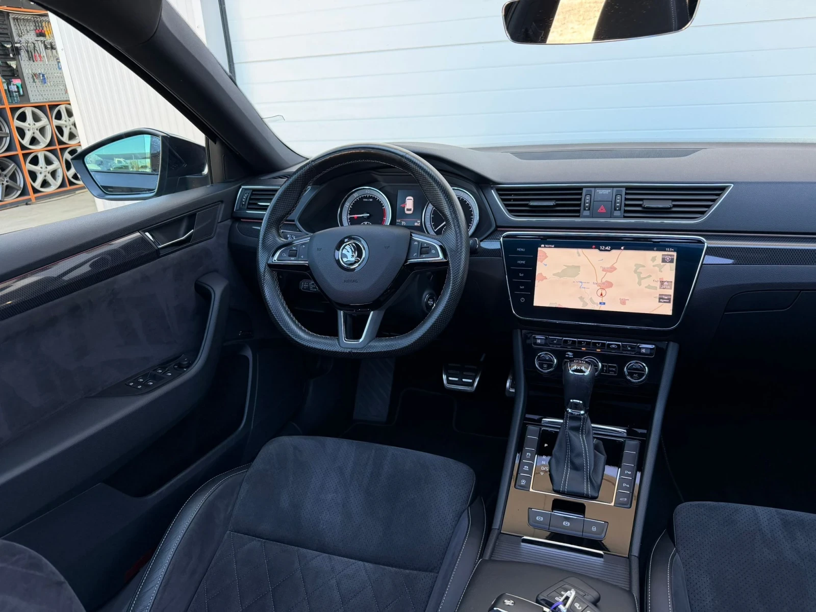 Skoda Superb SportLine/4x4/Navi/Panorama/Camera/Печка, снимка 8 - Автомобили и джипове - 53827843