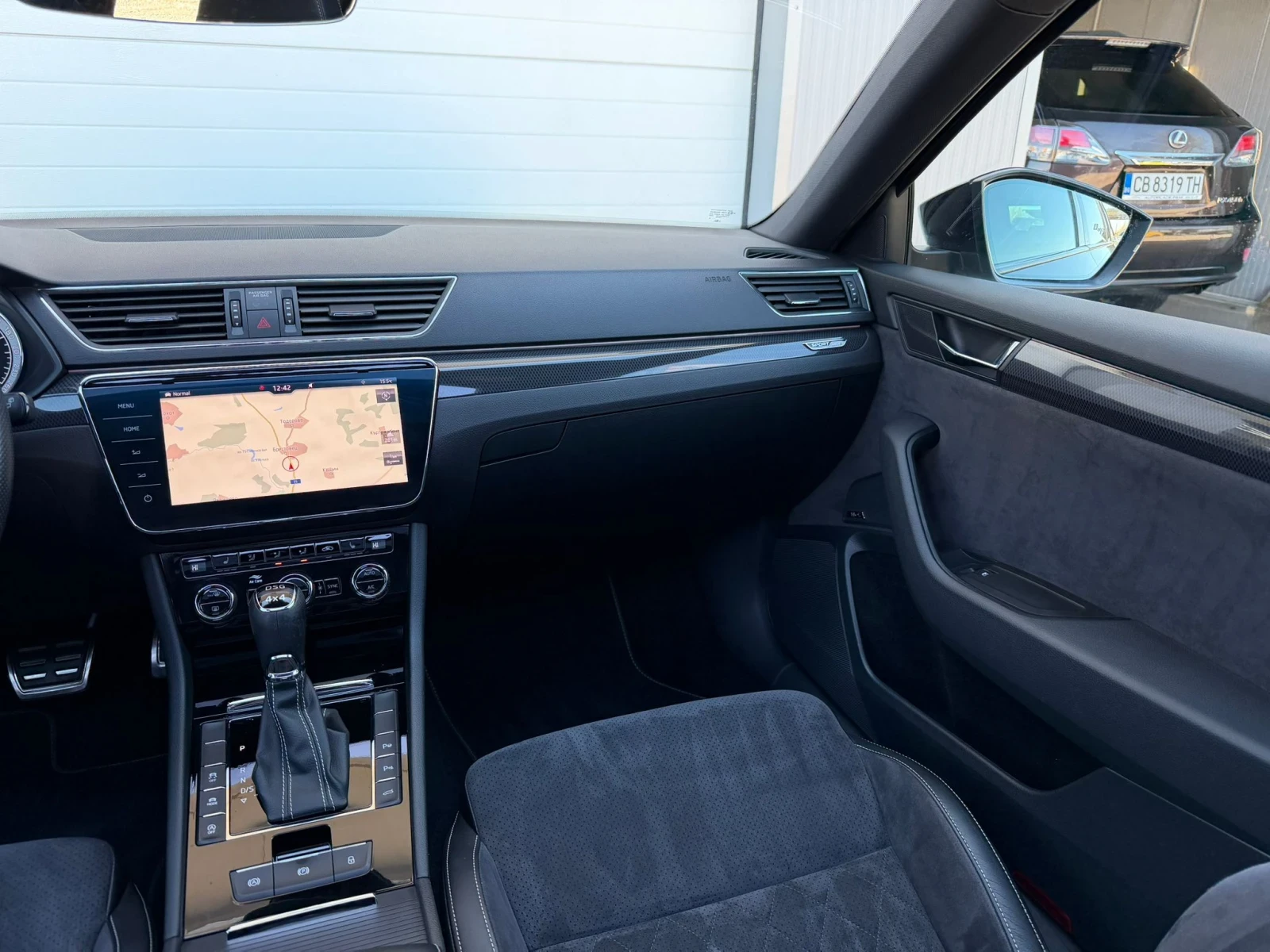 Skoda Superb SportLine/4x4/Navi/Panorama/Camera/Печка, снимка 11 - Автомобили и джипове - 53827843