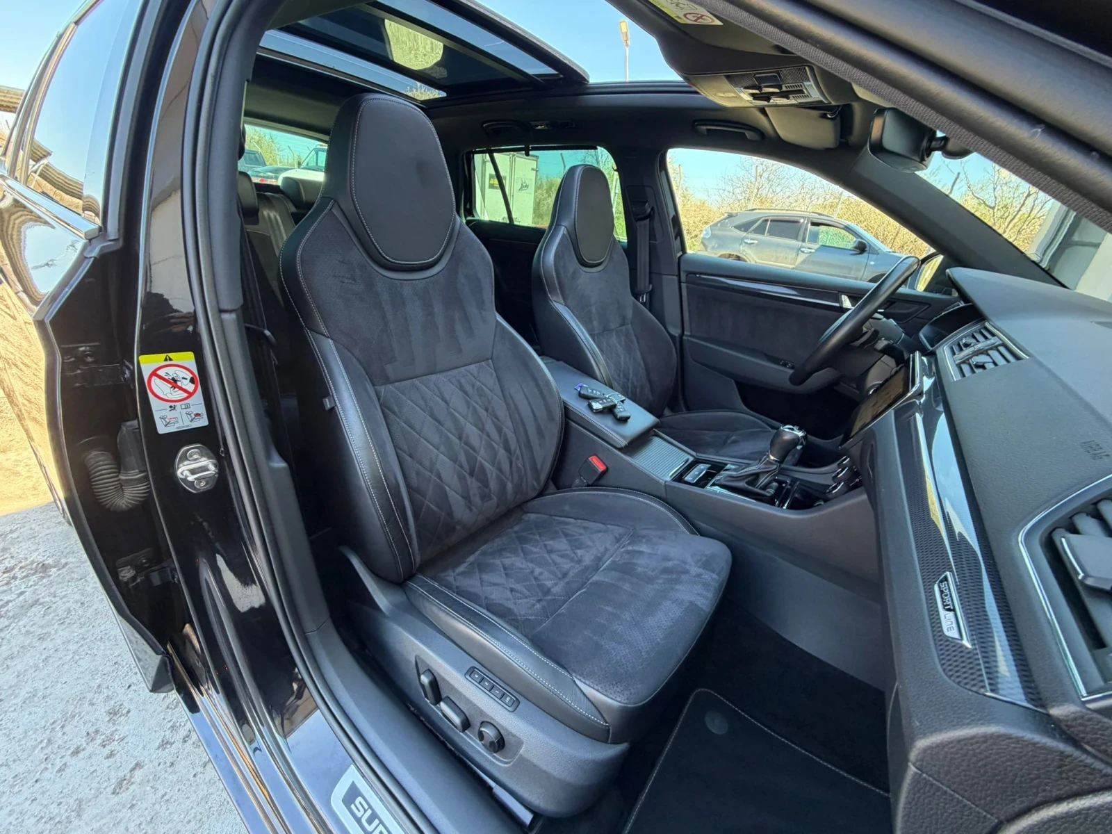 Skoda Superb SportLine/4x4/Navi/Panorama/Camera/Печка, снимка 15 - Автомобили и джипове - 53827843