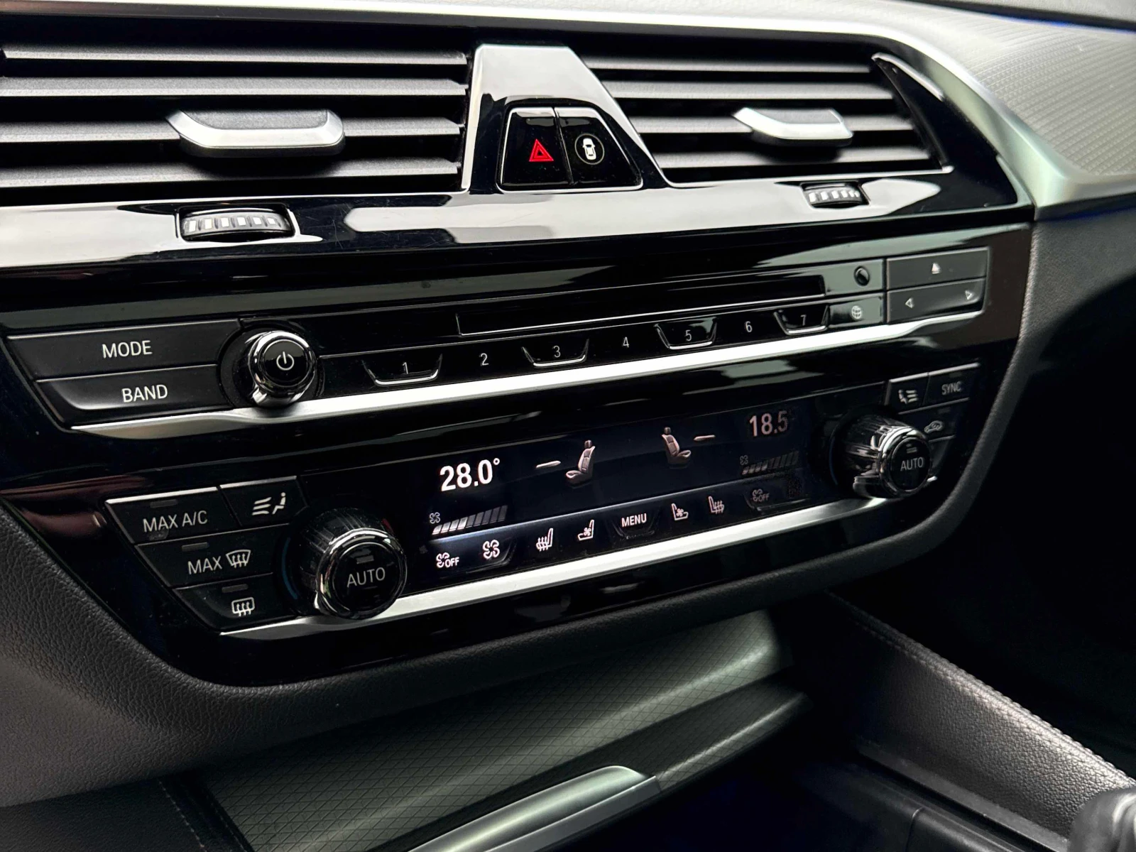 BMW 530 Xdrive* back cam* ������* �������* ���������* M-pk | Mobile.bg � ����������� 10