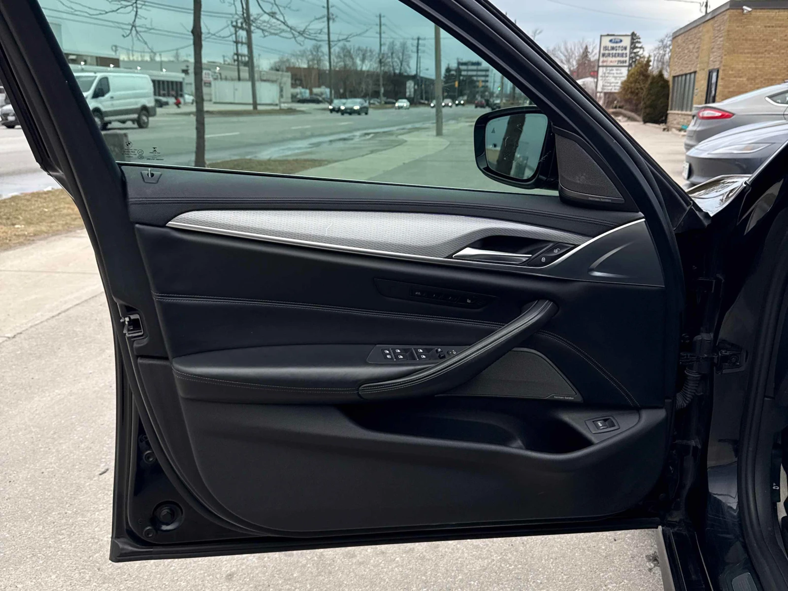 BMW 530 Xdrive* back cam* ������* �������* ���������* M-pk | Mobile.bg � ����������� 13