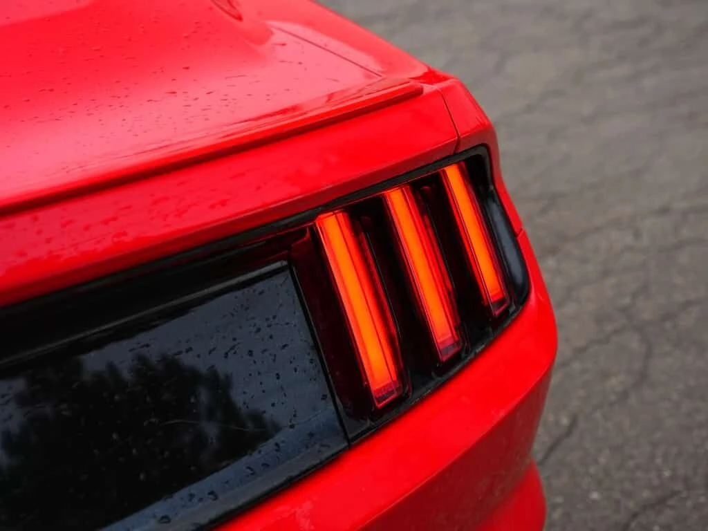 Ford Mustang * ECOBOOST PREMIUM | BSM | BACK UP CAMERA | HEATED, снимка 16 - Автомобили и джипове - 53948359