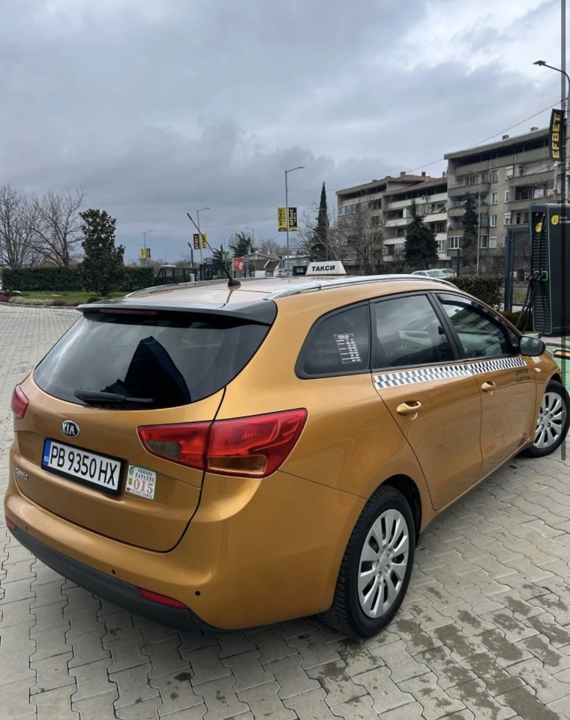 Kia Ceed 1.4, снимка 3 - Автомобили и джипове - 54127634