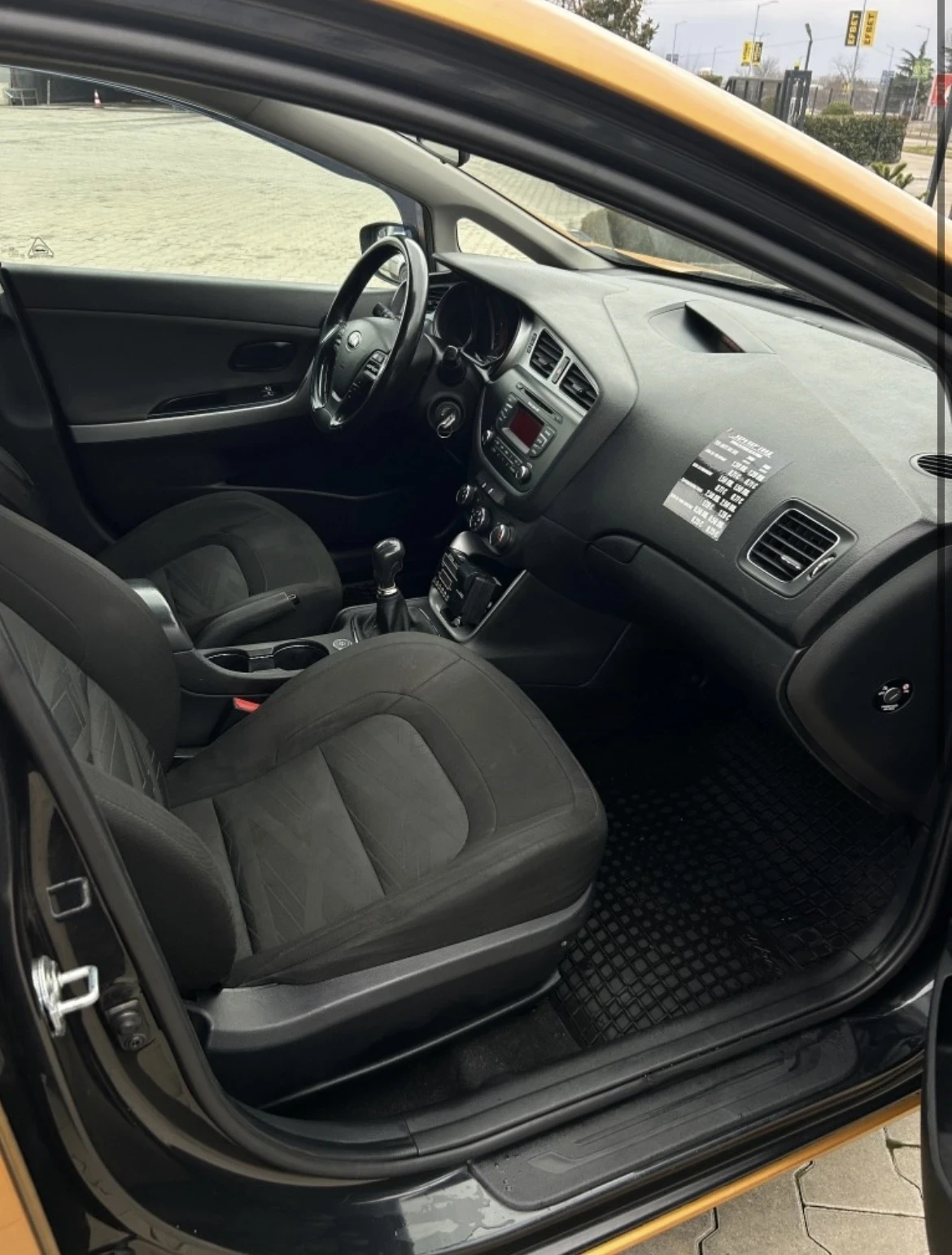 Kia Ceed 1.4, снимка 7 - Автомобили и джипове - 54127634