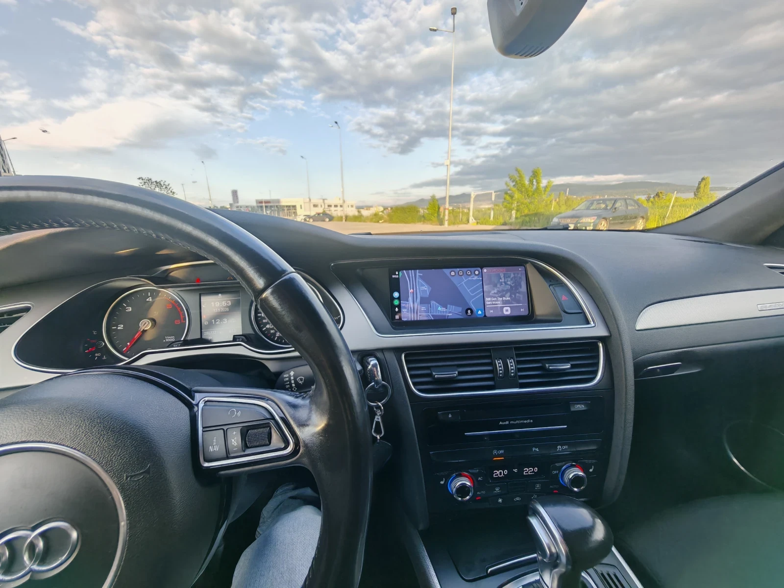Audi A4 Avant Sline Quattro 2.0 TDI Panorama , снимка 11 - Автомобили и джипове - 54607315