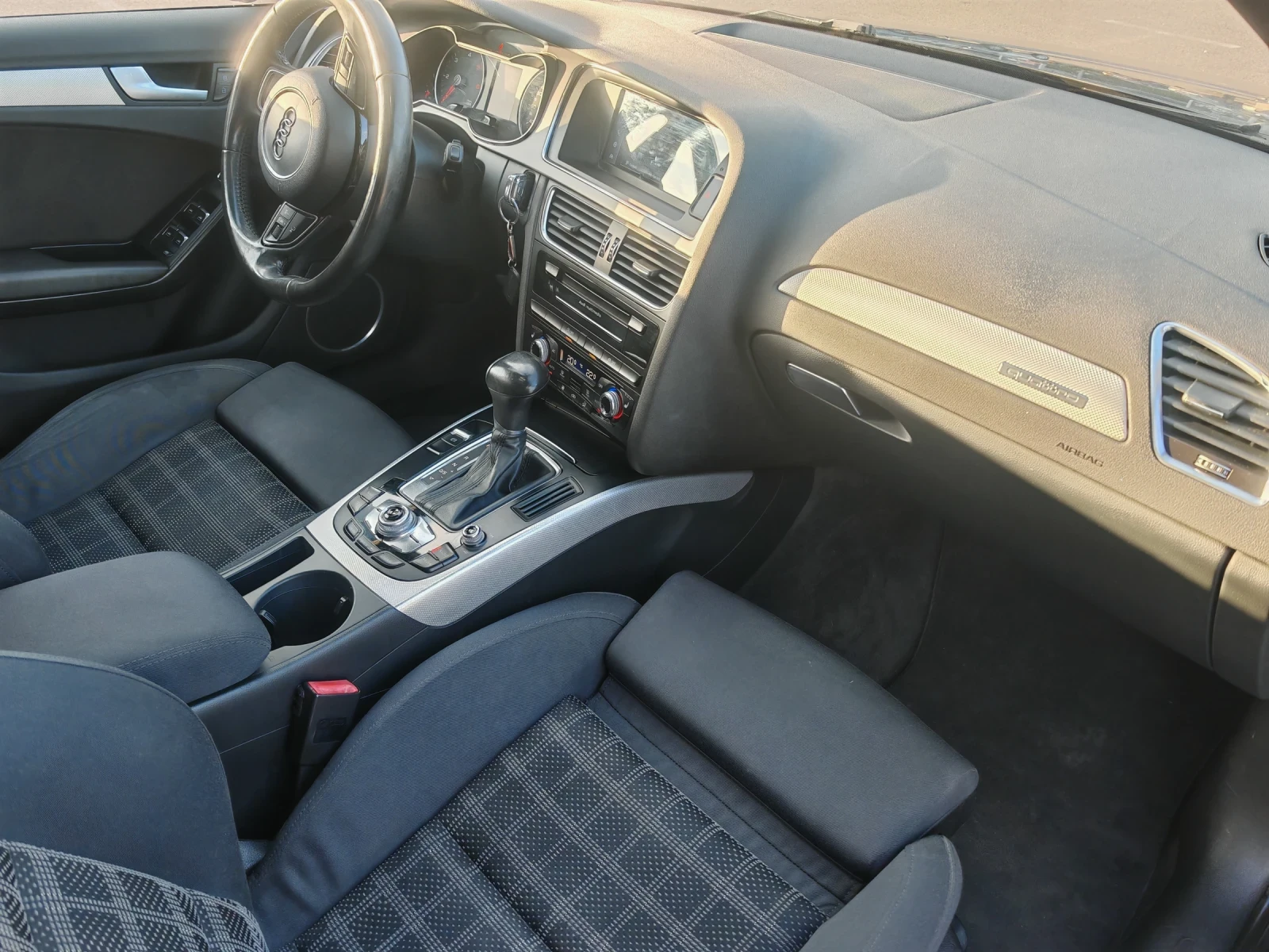 Audi A4 Avant Sline Quattro 2.0 TDI Panorama , снимка 9 - Автомобили и джипове - 54607315