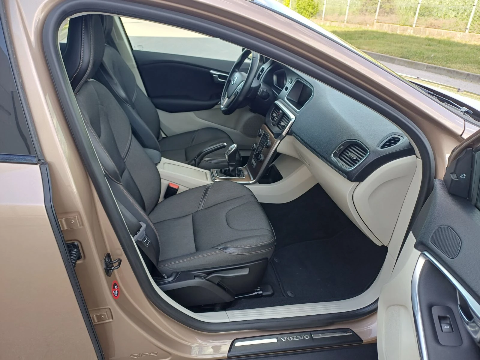 Volvo V40 Cross Country 2.0 Diesel 150k.s. 5-��������� | Mobile.bg � ����������� 13