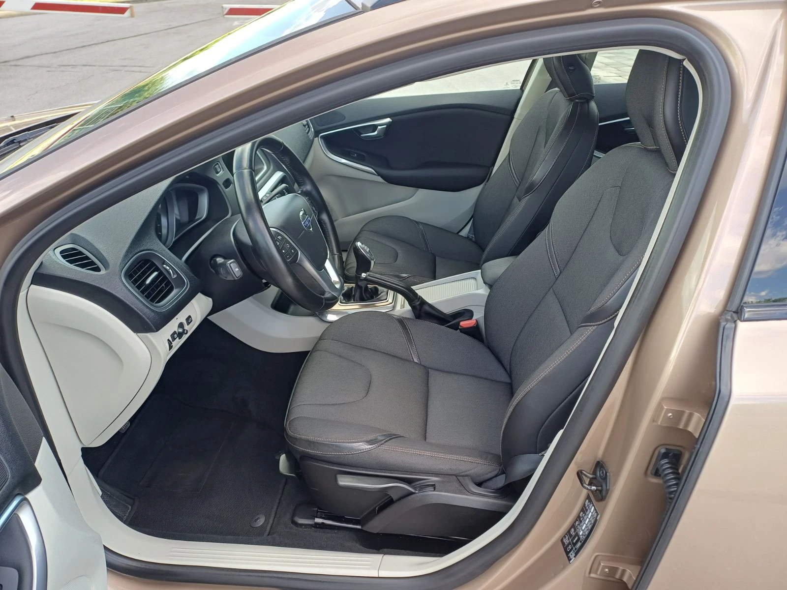 Volvo V40 Cross Country 2.0 Diesel 150k.s. 5-��������� | Mobile.bg � ����������� 7