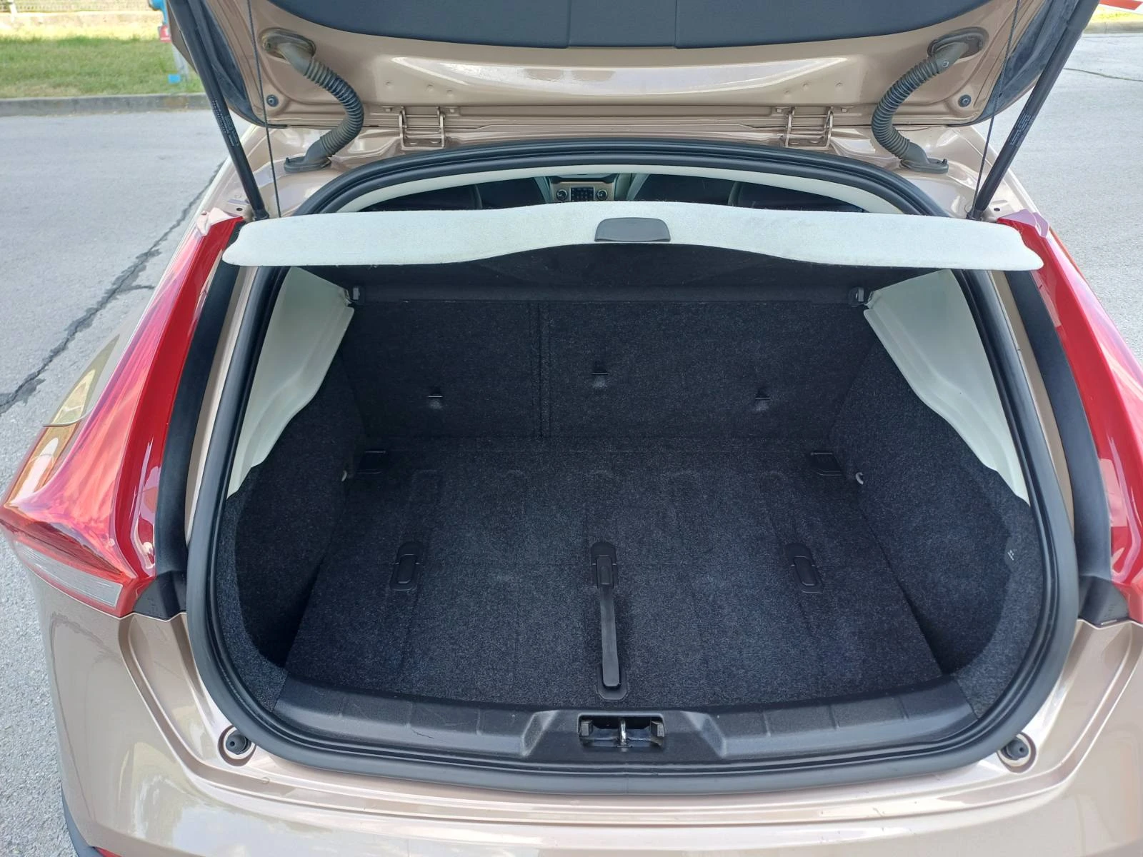 Volvo V40 Cross Country 2.0 Diesel 150k.s. 5-��������� | Mobile.bg � ����������� 10