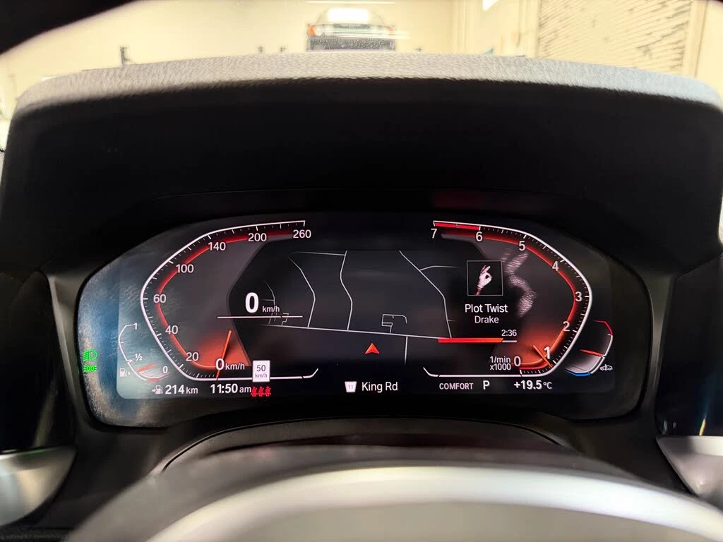 BMW 330 i* XDRIVE* MSPORT* HEAD-UP* AMBIENT* ПОДГРЕВ* CAM, снимка 10 - Автомобили и джипове - 54999992