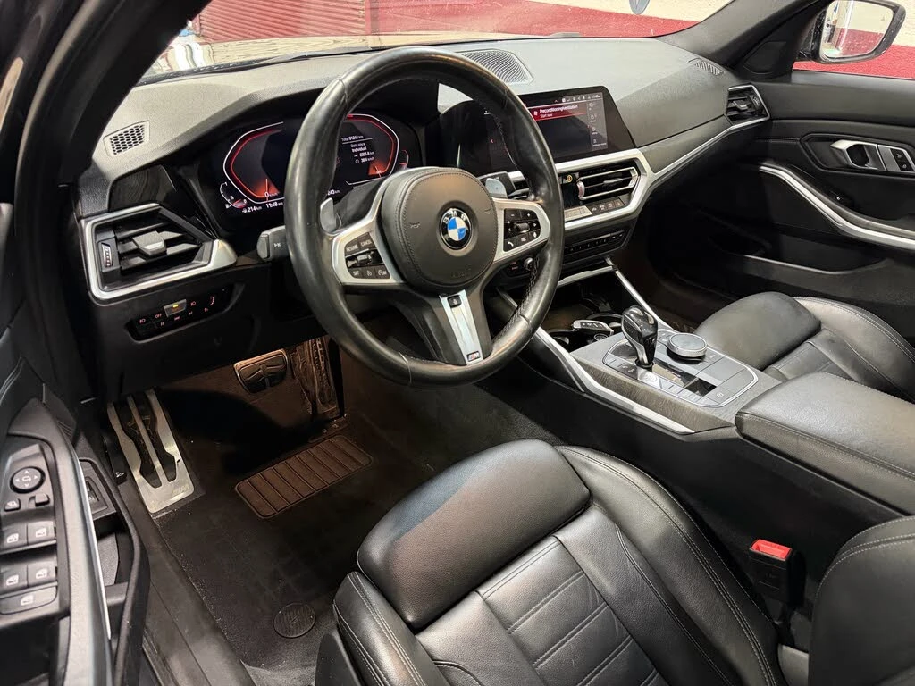 BMW 330 i* XDRIVE* MSPORT* HEAD-UP* AMBIENT* ПОДГРЕВ* CAM, снимка 8 - Автомобили и джипове - 54999992