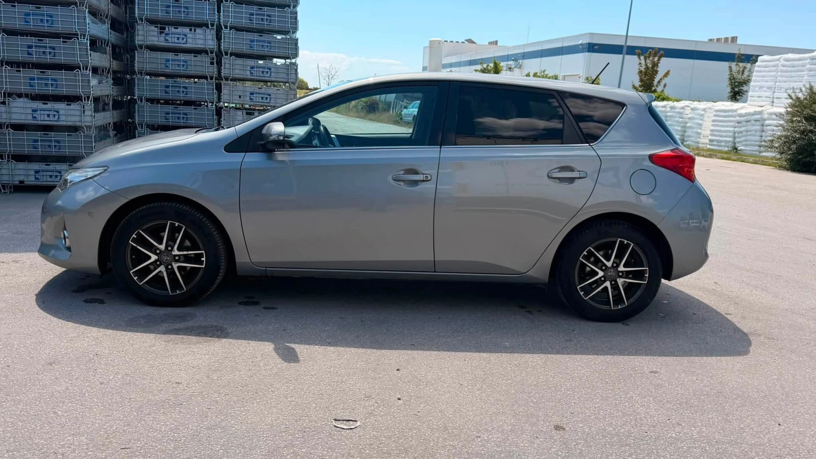 Toyota Auris 1.6 ������ | Mobile.bg � ����������� 4