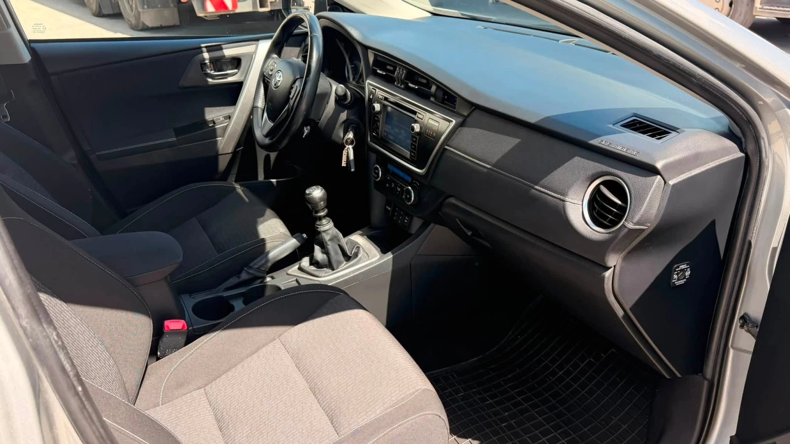 Toyota Auris 1.6 ������ | Mobile.bg � ����������� 15