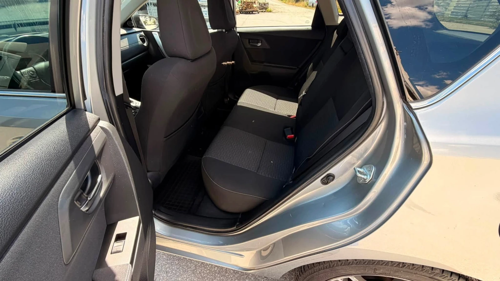 Toyota Auris 1.6 ������ | Mobile.bg � ����������� 13