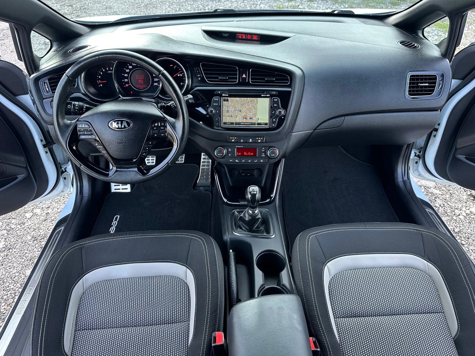 Kia Pro ceed 1.6CRDI 110kc FACE, снимка 10 - Автомобили и джипове - 55183437