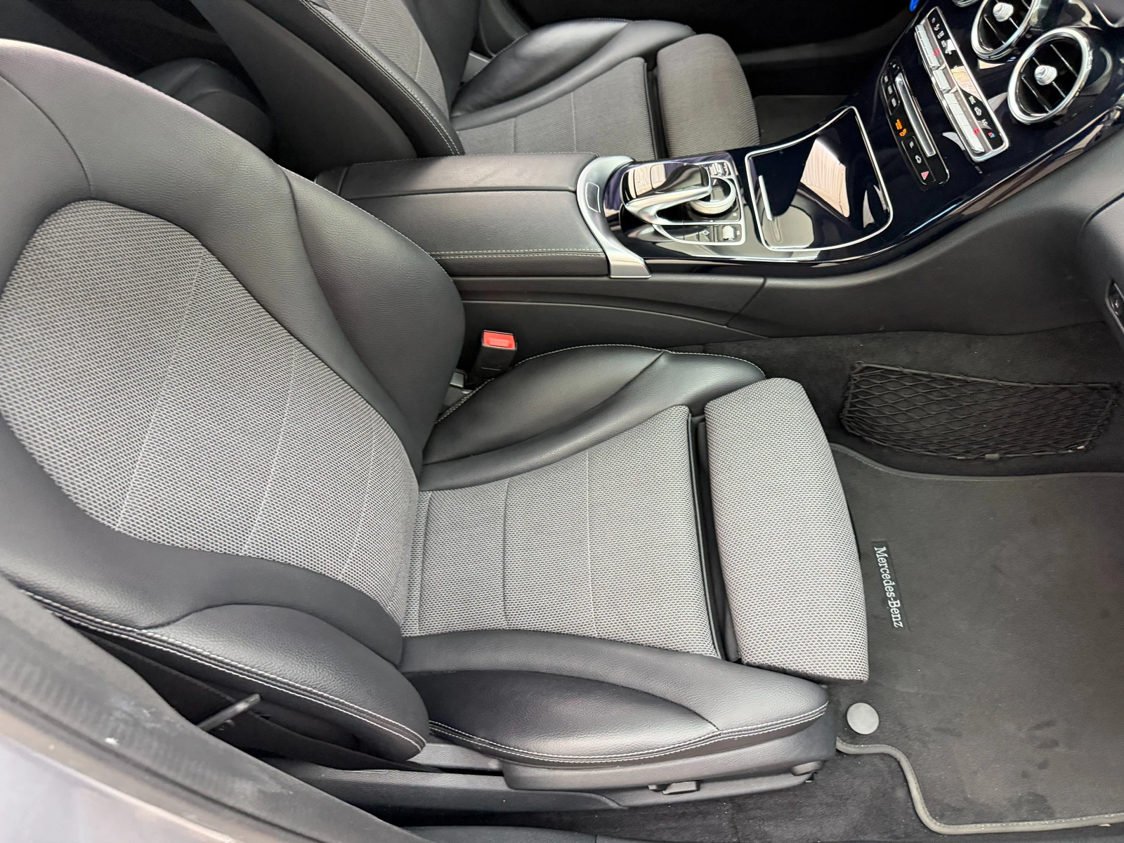 Mercedes-Benz C 220 D* СЕРВИЗНА КНИЖКА С ПЪЛНА ИСТОРИЯ В МЕРЦЕДЕС, снимка 12 - Автомобили и джипове - 55205607