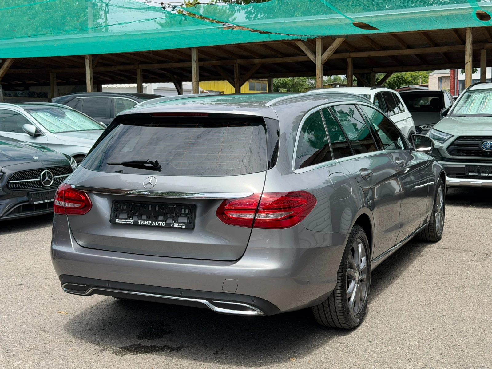 Mercedes-Benz C 220 D* СЕРВИЗНА КНИЖКА С ПЪЛНА ИСТОРИЯ В МЕРЦЕДЕС, снимка 5 - Автомобили и джипове - 55205607