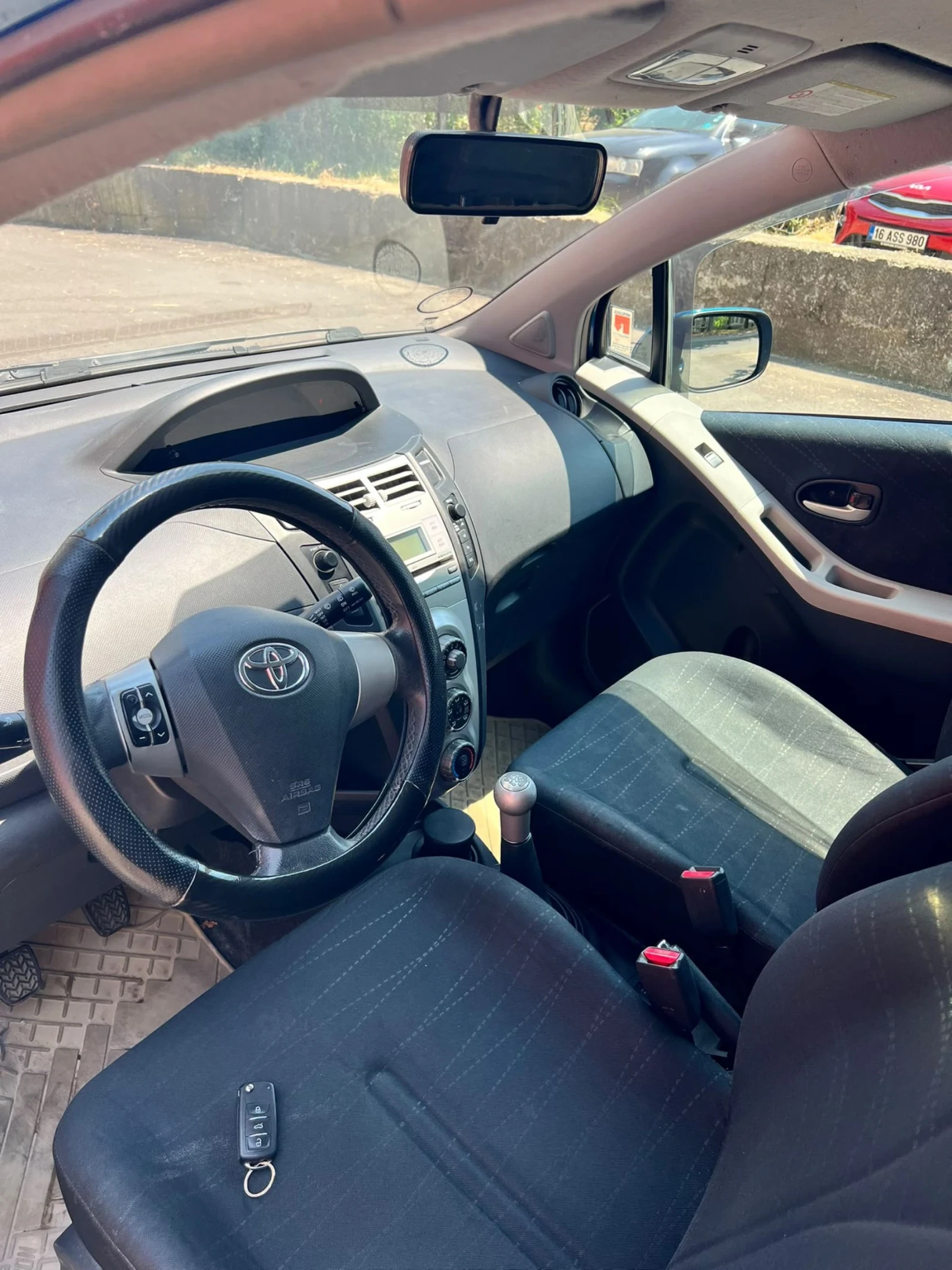 Toyota Yaris 1.4 d 90 к.с, снимка 7 - Автомобили и джипове - 55352730