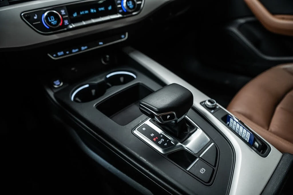 Audi A5 * QUATTRO * PANO * Автокредит * (Цена до България), снимка 16 - Автомобили и джипове - 55587788