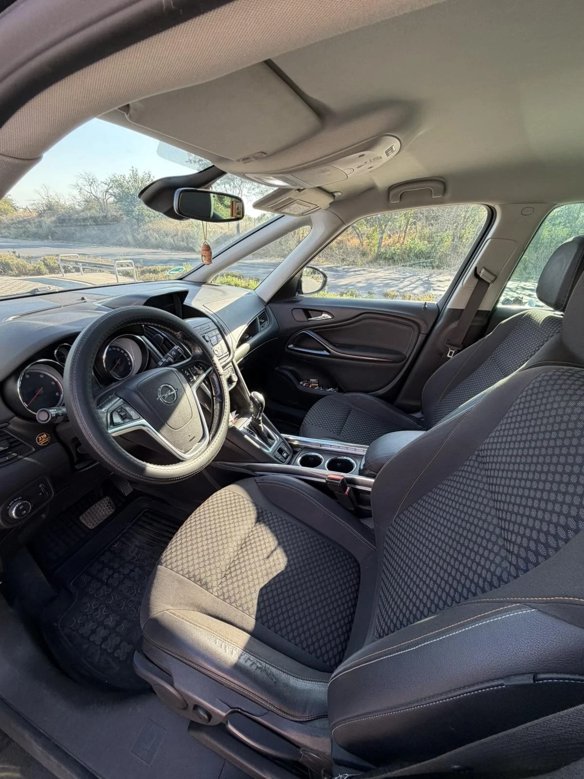 Opel Zafira, снимка 9 - Автомобили и джипове - 55825986