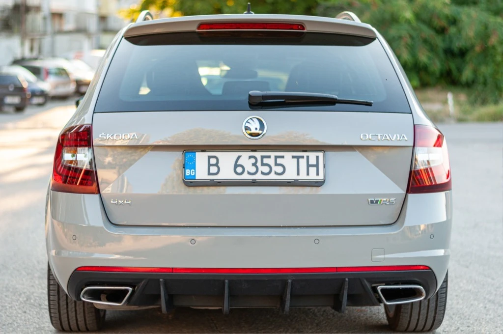 Skoda Octavia VRS 2.0 TDI 4x4 / FULL LED / Canton / Keyless, снимка 4 - Автомобили и джипове - 56066657