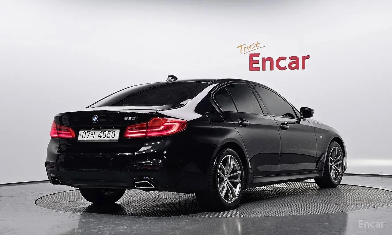 BMW 530 M Sport Package Plus/ ФИНАНСИРАНЕ, снимка 2 - Автомобили и джипове - 56131082