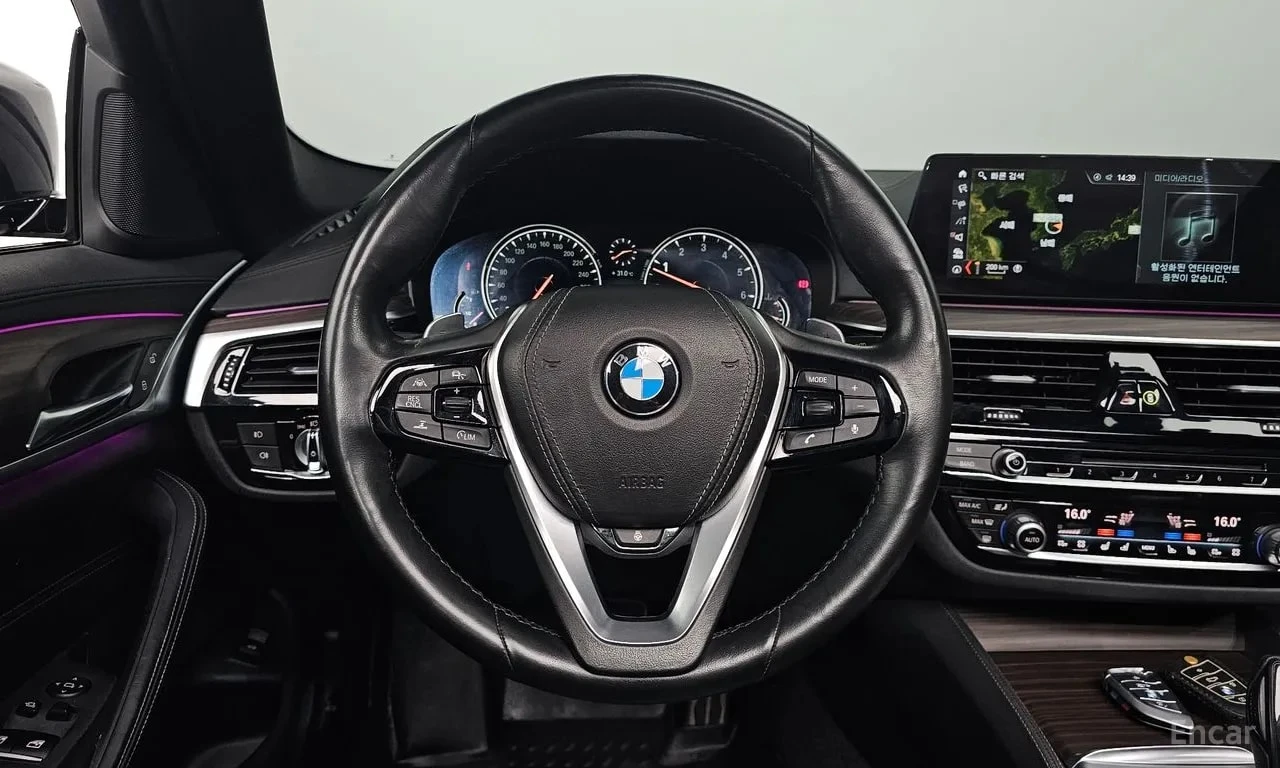 BMW 530 M Sport Package Plus/ ФИНАНСИРАНЕ, снимка 12 - Автомобили и джипове - 56131082