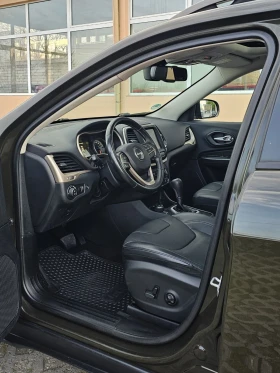 Jeep Cherokee 2.2 4WD 75th Aniversary Edition 200к.с. Keyless - 12300 € / 24056.71 лв. - 83027562 6