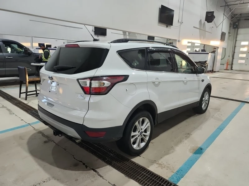 Ford Escape * SE * CARFAX * БЕЗ ПЪРВОНАЧАЛНА ВНОСКА, снимка 3 - Автомобили и джипове - 52959454