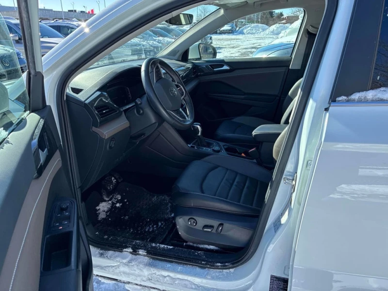 VW Taos Highline  CARFAX, снимка 5 - Автомобили и джипове - 53283874