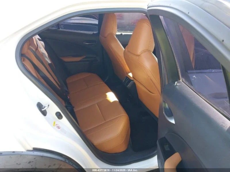 Lexus UX 200, снимка 7 - Автомобили и джипове - 53364557