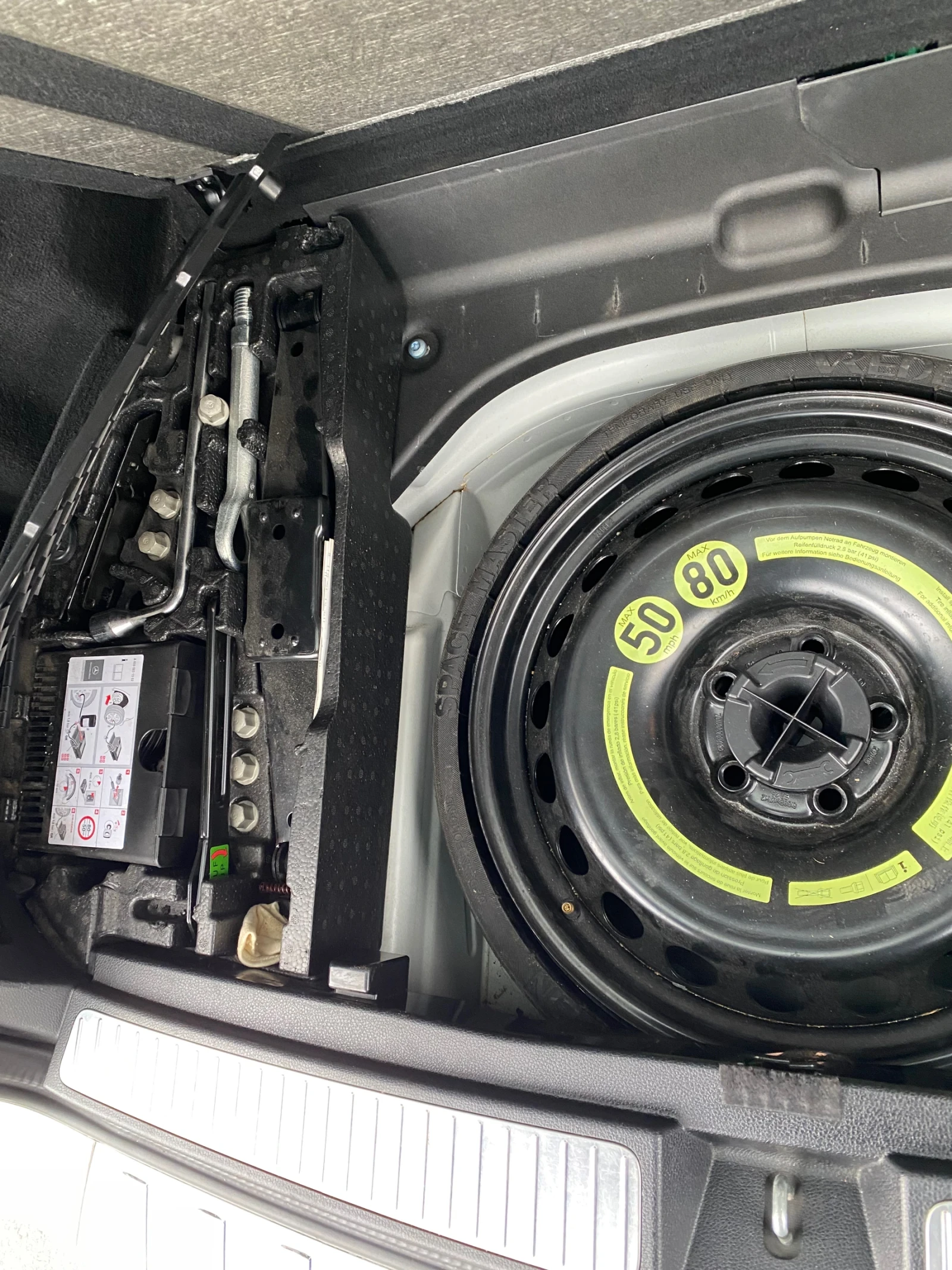 Mercedes-Benz GLK 3200, снимка 9 - Автомобили и джипове - 53713258