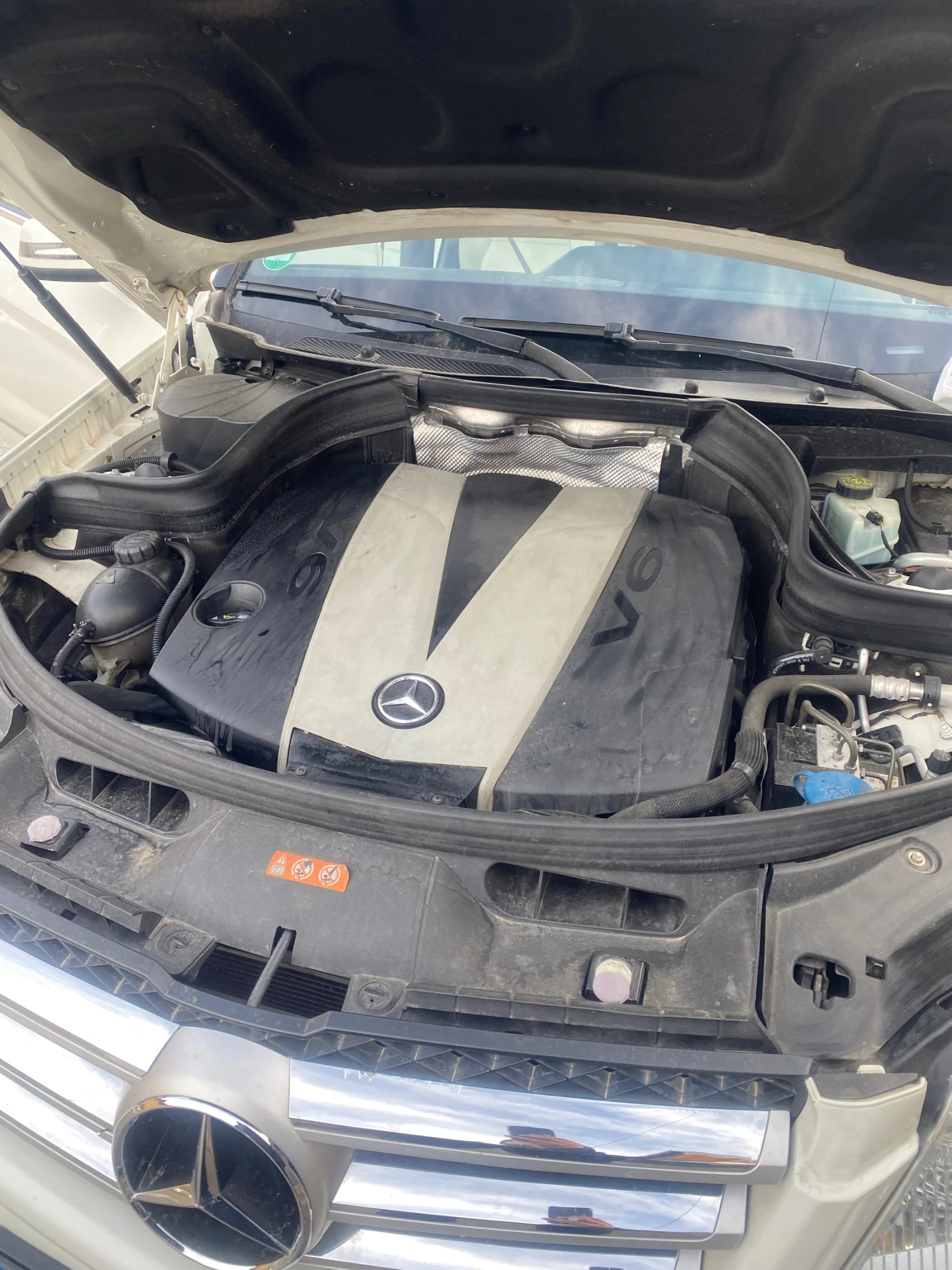 Mercedes-Benz GLK 3200, снимка 11 - Автомобили и джипове - 53713258