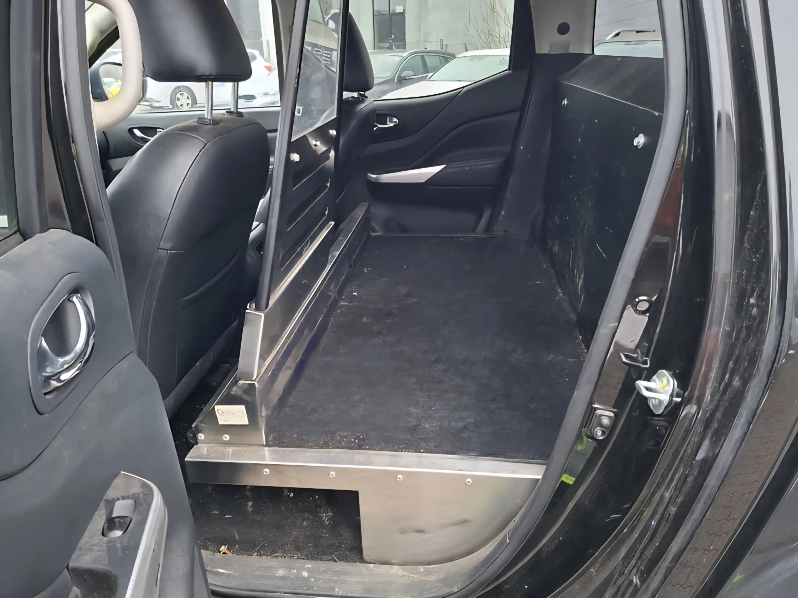 Nissan Navara Double Cab | 2.3D | Automatic , снимка 14 - Автомобили и джипове - 53761238