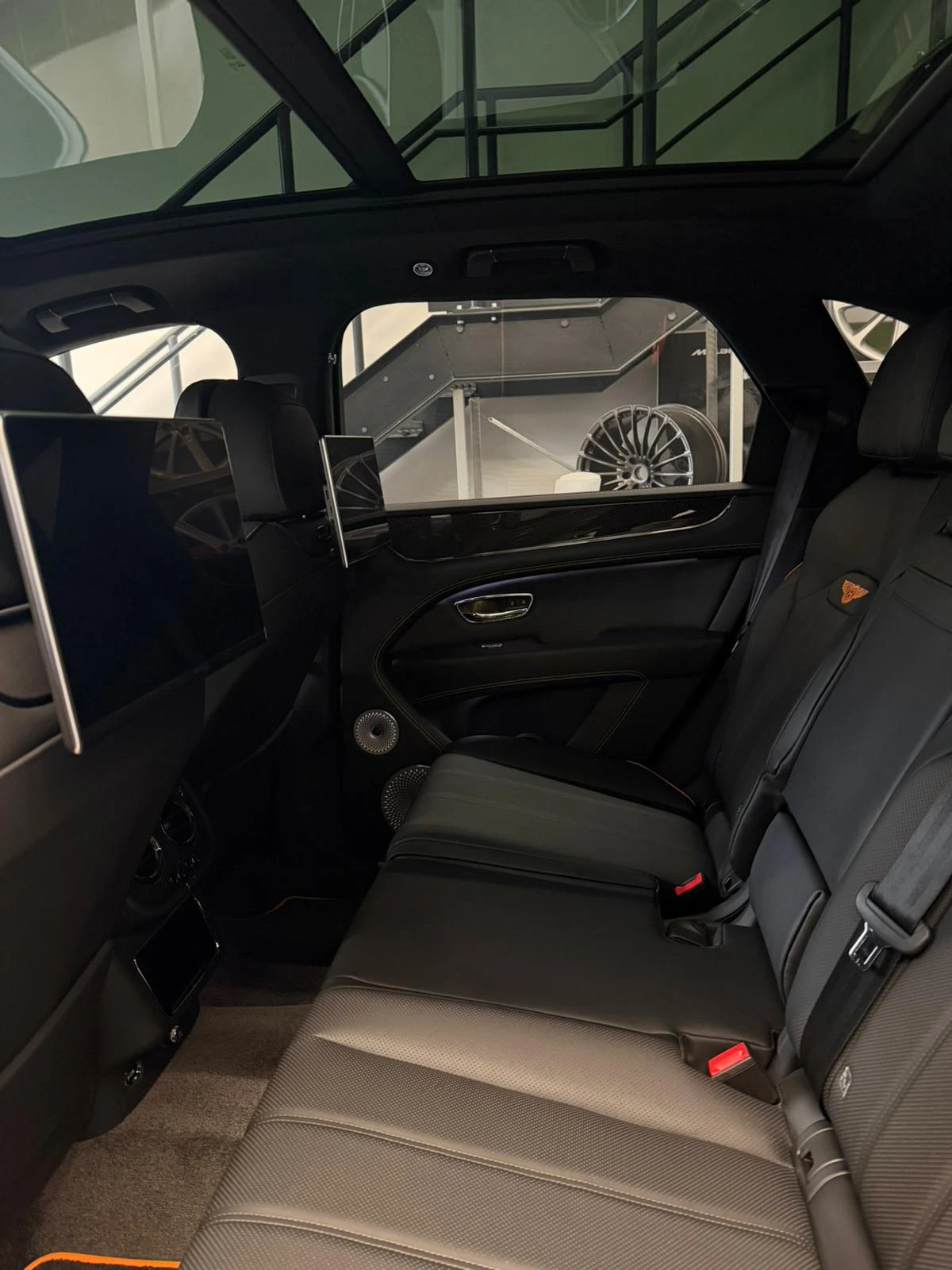 Bentley Bentayga V8 2026 / ONYX / MULLINER / FULL, снимка 8 - Автомобили и джипове - 54080908