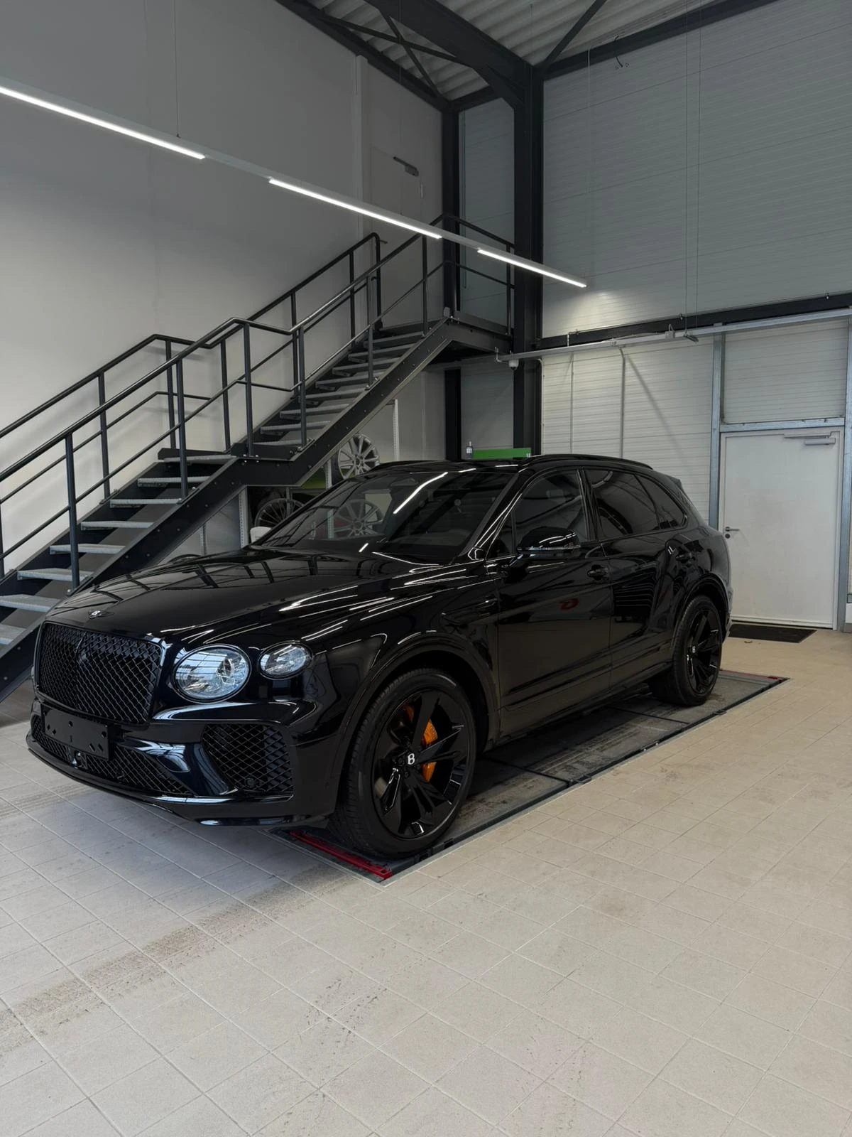 Bentley Bentayga V8 2026 / ONYX / MULLINER / FULL