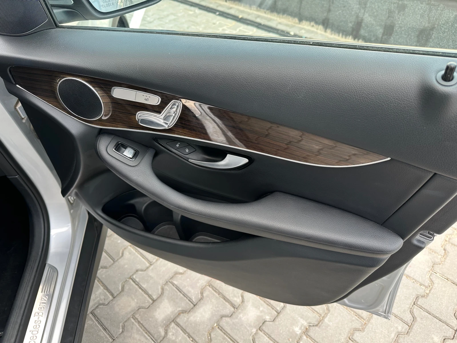 Mercedes-Benz GLC 300, снимка 16 - Автомобили и джипове - 54177687