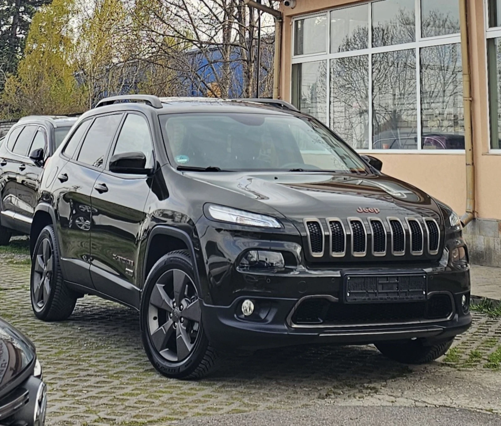 Jeep Cherokee 2.2 4WD 75th Aniversary Edition 200к.с. Keyless, снимка 3 - Автомобили и джипове - 54197162