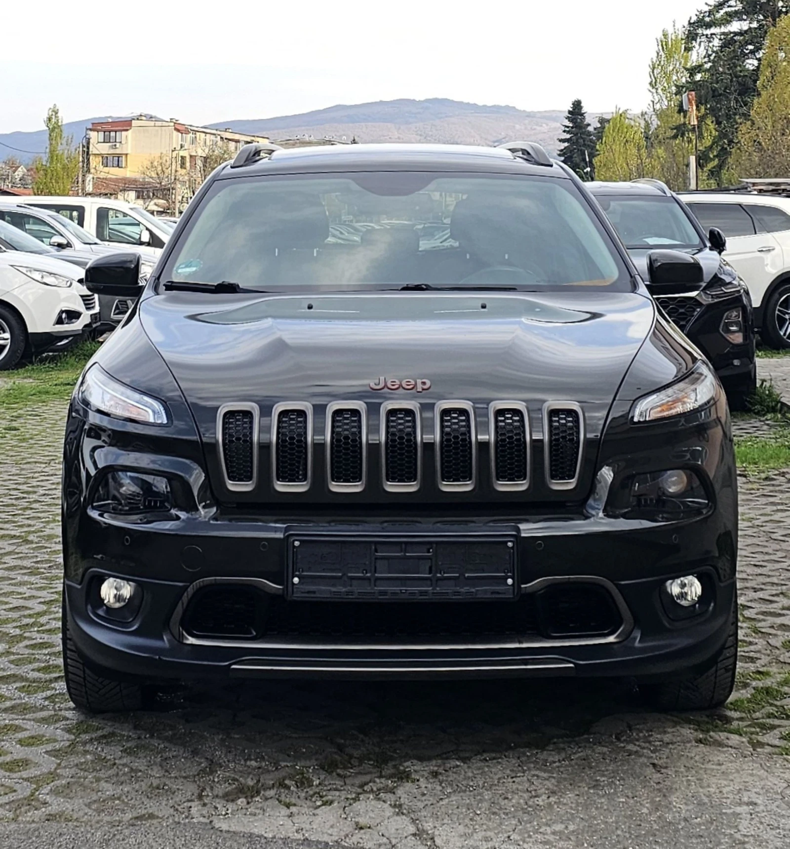 Jeep Cherokee 2.2 4WD 75th Aniversary Edition 200к.с. Keyless, снимка 2 - Автомобили и джипове - 54197162