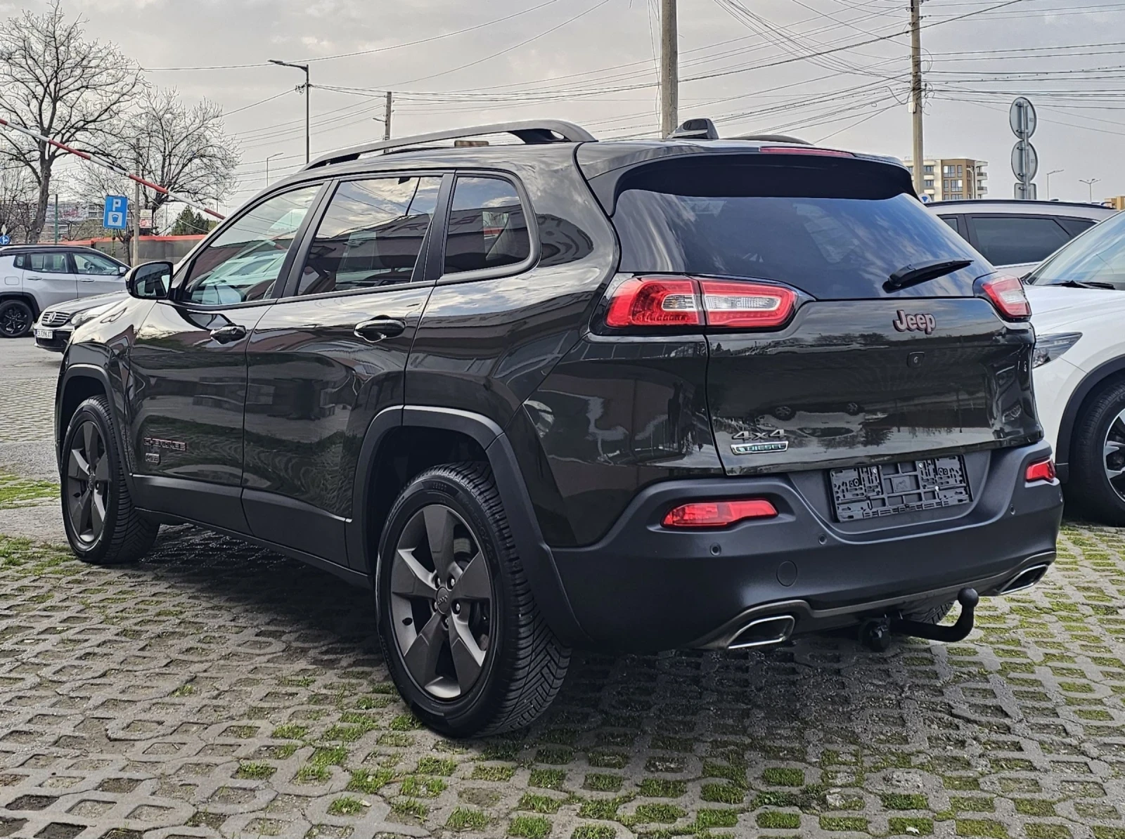 Jeep Cherokee 2.2 4WD 75th Aniversary Edition 200к.с. Keyless, снимка 4 - Автомобили и джипове - 54197162