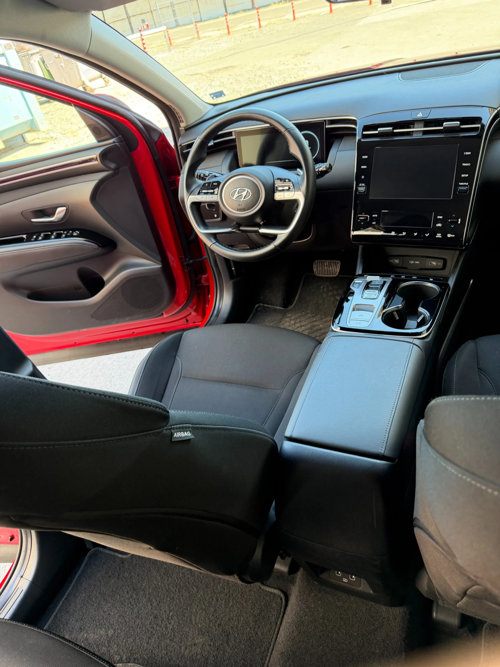 Hyundai Tucson Plug-in Hybrid 4x4, снимка 11 - Автомобили и джипове - 55077065