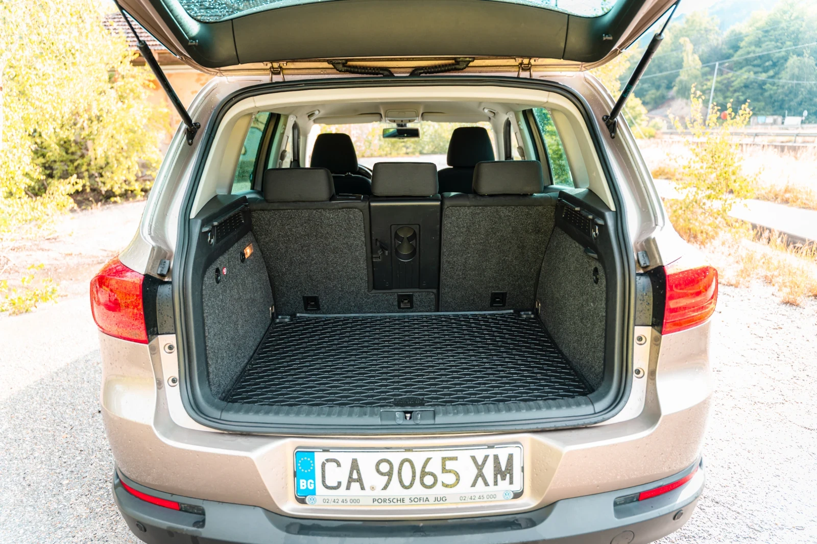 VW Tiguan  2.0 TDI (140 к. с. )   4Motion | Първи собственик, снимка 8 - Автомобили и джипове - 55256755