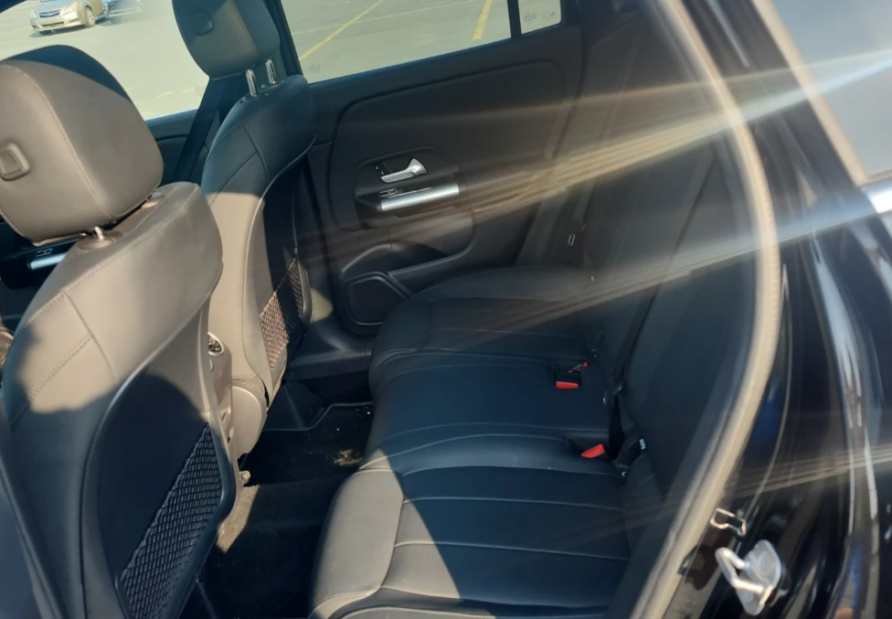 Mercedes-Benz GLA 250 * 4MATIC* Подгрев* Pano* Back Cam* Blind Spot*    , снимка 10 - Автомобили и джипове - 55625464