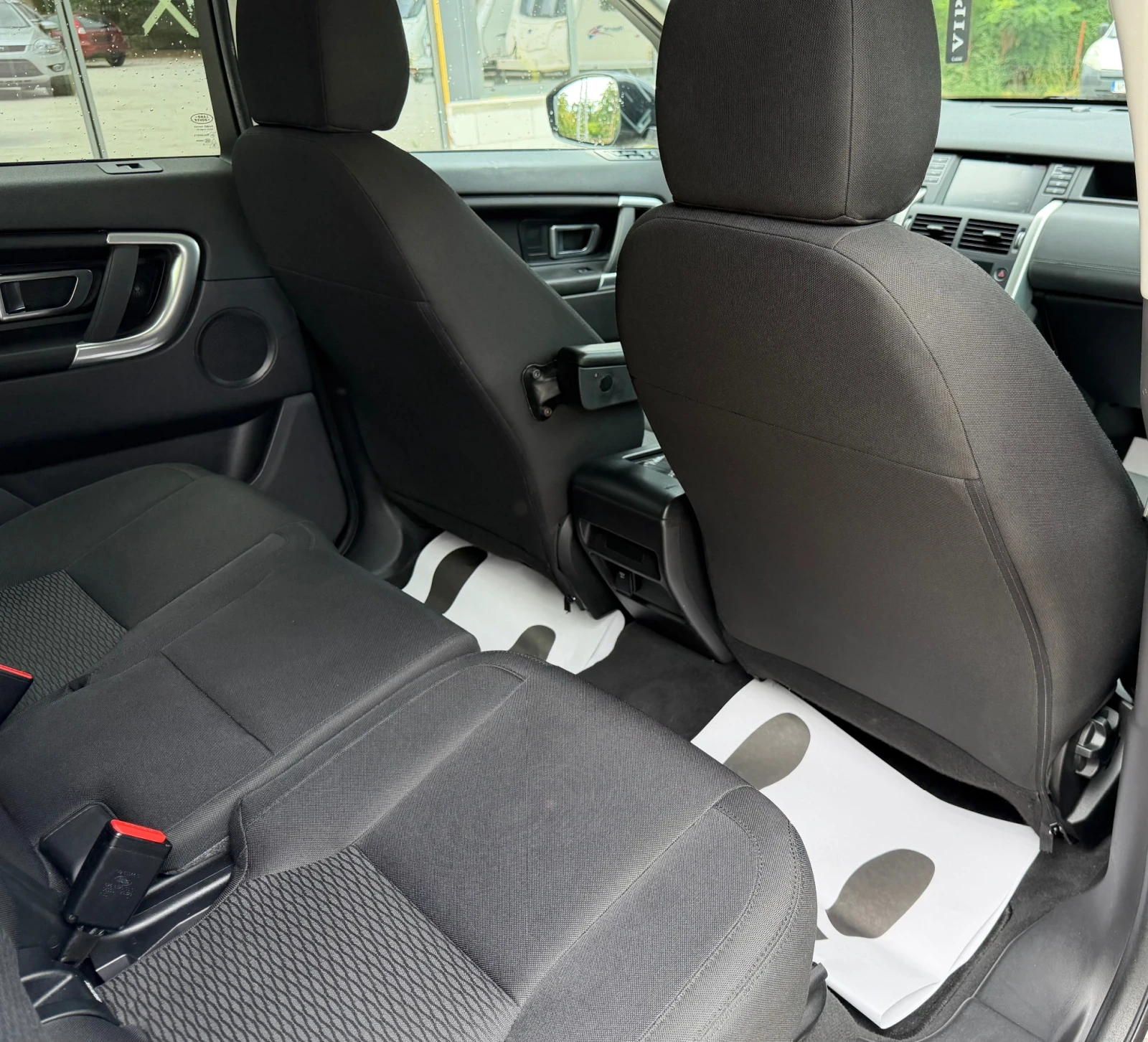 Land Rover Discovery Sport 2.0Td4/4x4/150ps, снимка 8 - Автомобили и джипове - 56160955